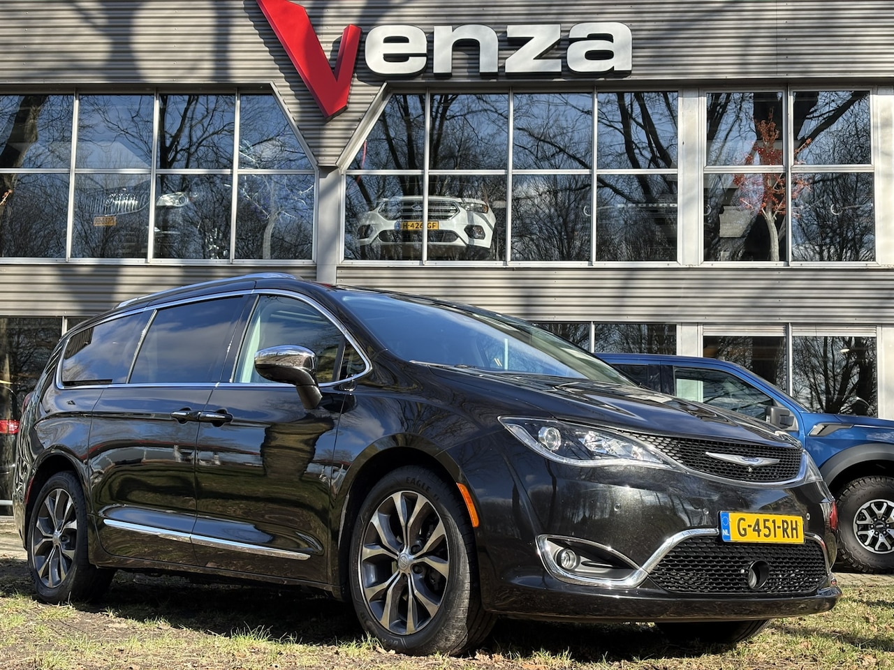 Chrysler Pacifica - 3.6 V6 LIMITED PANO / ACC / DVD / NAVI / 360 - AutoWereld.nl