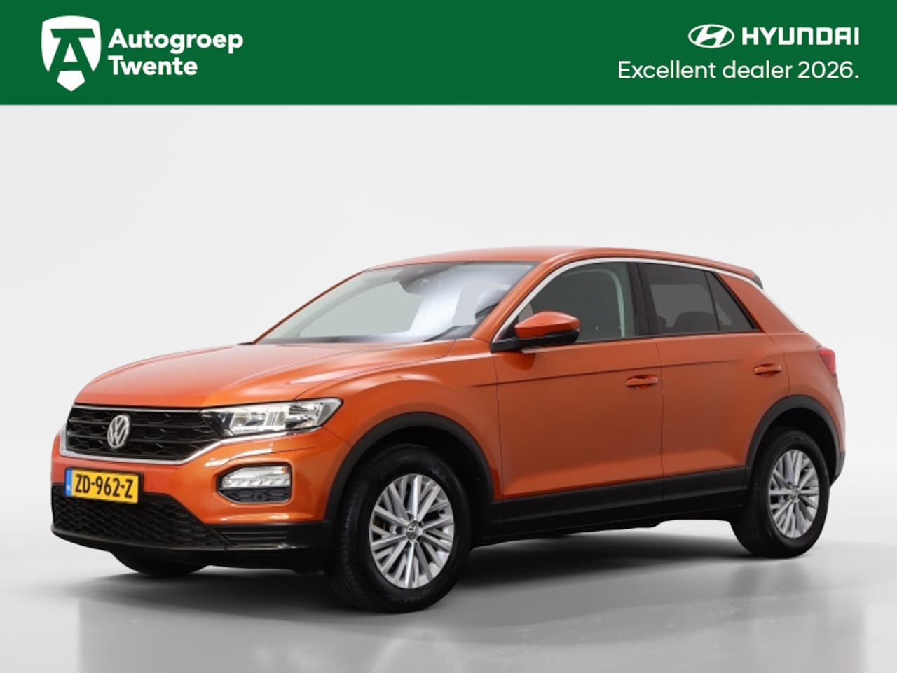 Volkswagen T-Roc - 1.0 TSI Style | PDC V+A | Climate control | Stoelverwarming | - AutoWereld.nl