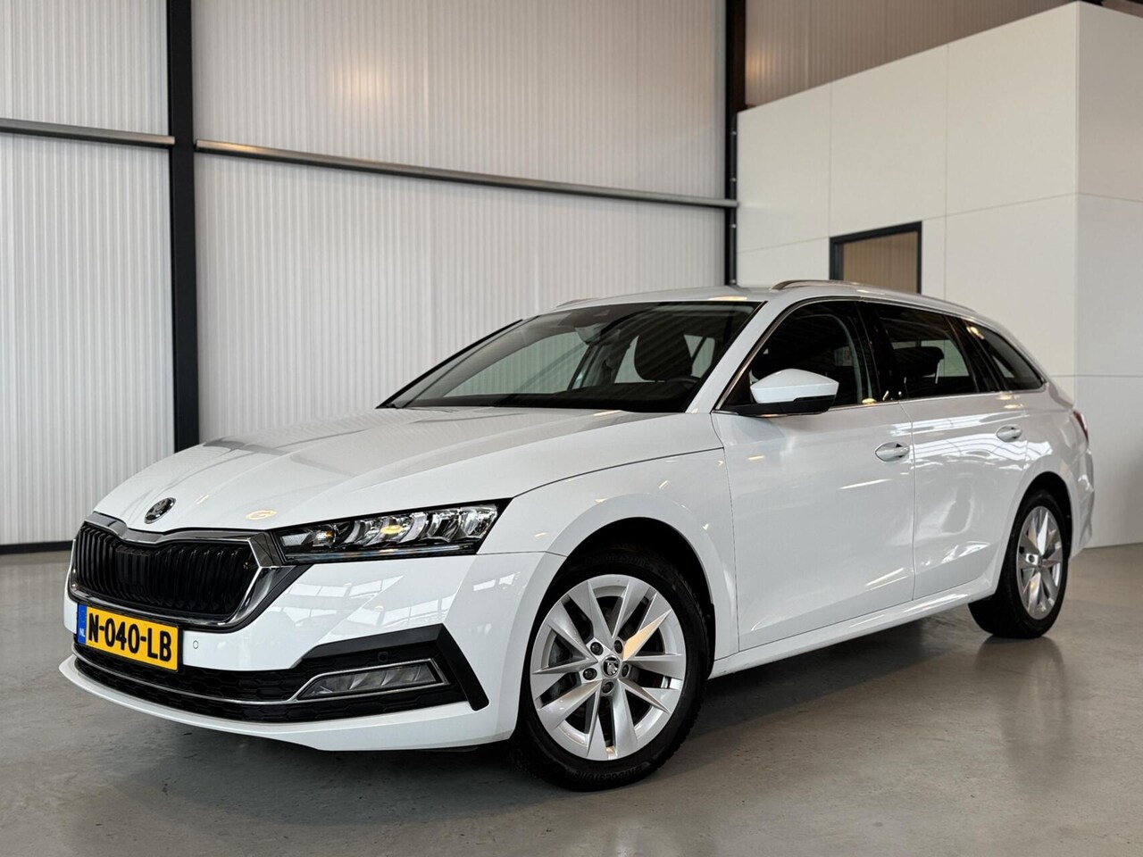 Skoda Octavia Combi - 1.0 e-TSI Business Edition Plus 1.0 e-TSI 81kW Business Edition Plus DSG - AutoWereld.nl