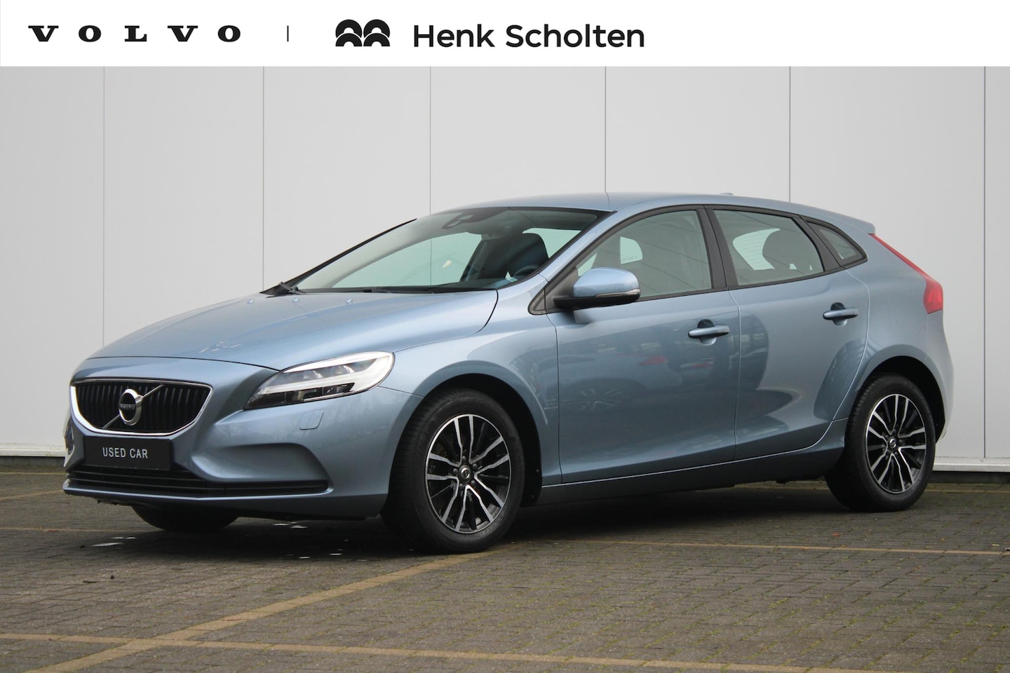Volvo V40 - T2 122PK Momentum | Standkachel | Trekhaak | Stoelverwarming | Climate Control | Cruise Co - AutoWereld.nl