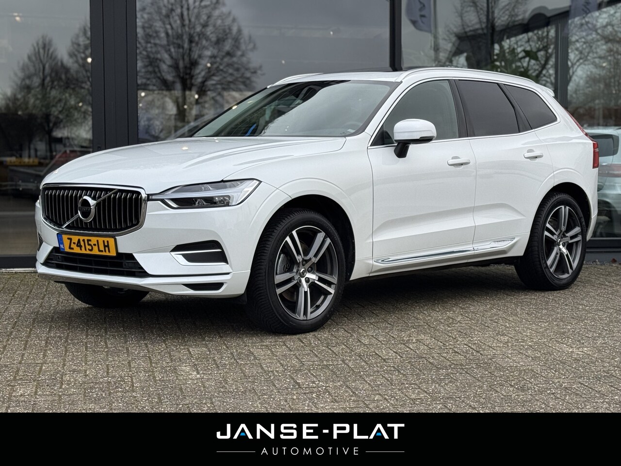 Volvo XC60 - 2.0 T4 Inscription Pano | Trekhaak | Polestar | Pilot Ass. - AutoWereld.nl