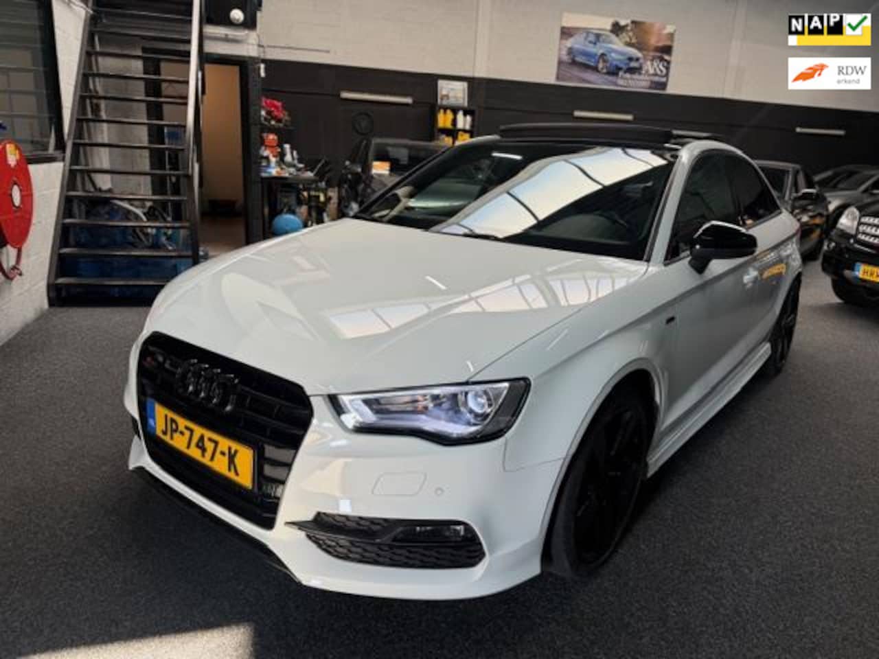 Audi A3 Limousine - 1.4 TFSI CoD Adrenalin Sport/Pano/S-Line - AutoWereld.nl