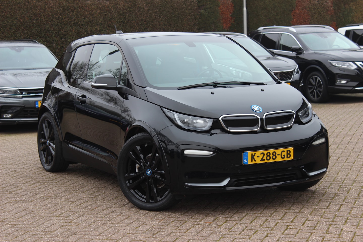 BMW i3 - S Dark Shadow Edition 120Ah 42 kWh / Camera / Navigatie / 20'' / Stoelverwarming / DAB / L - AutoWereld.nl