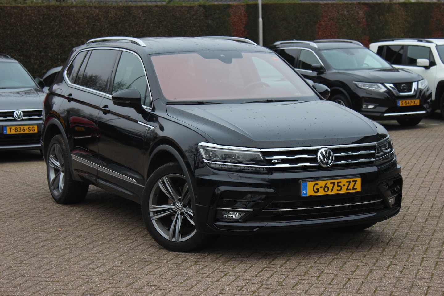 Volkswagen Tiguan Allspace - 1.5 TSI Highline Business R / Trekhaak / Camera / Navigatie / Keyless / 19'' / Stoelverwar - AutoWereld.nl