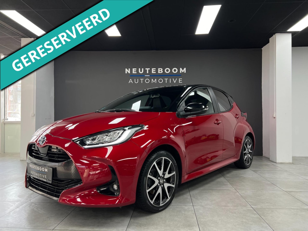 Toyota Yaris - 1.5 Hybrid Bi-Tone| Head-up | PDC | Cam| Cruise - AutoWereld.nl