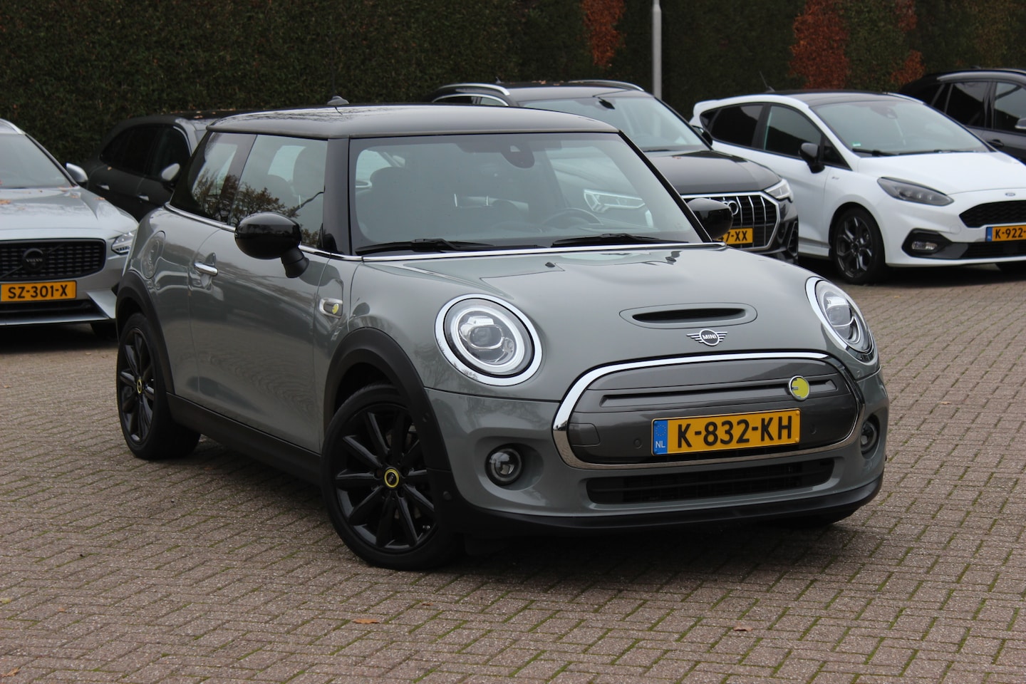 MINI Mini-Electric - Charged 33 kWh / SOH 95.1% / Camera / Head-up / Leder / Harman Kardon / Keyless / 17'' / C - AutoWereld.nl