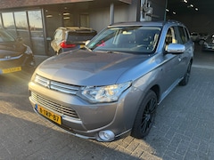 Mitsubishi Outlander - 2.0 PHEV Instyle SCHUIFDAK LEDER TREKHAAK CAMERA ORIG NL NAP