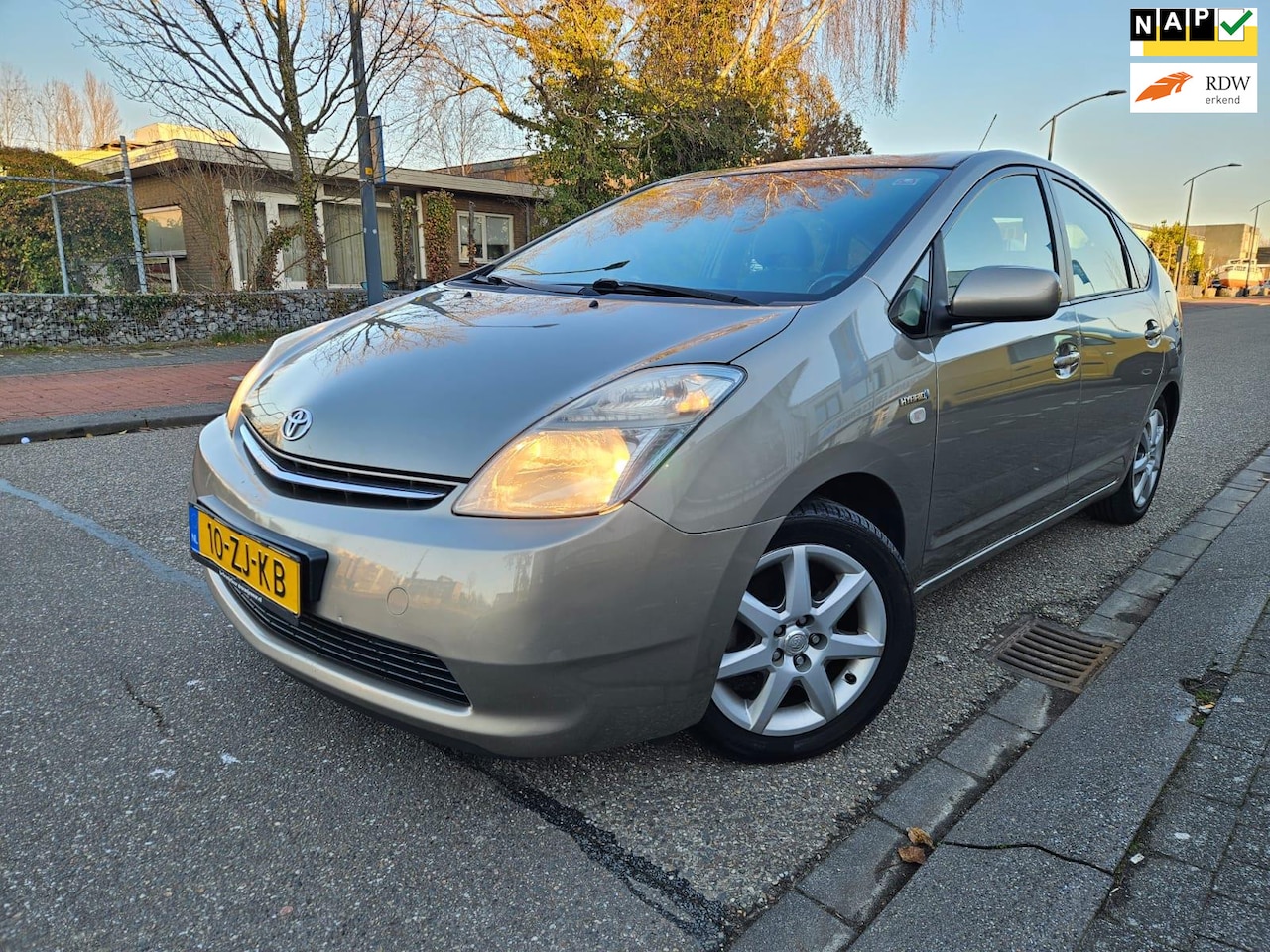 Toyota Prius - 1.5 VVT-i Comfort GARANTIE nieuwe APK - AutoWereld.nl