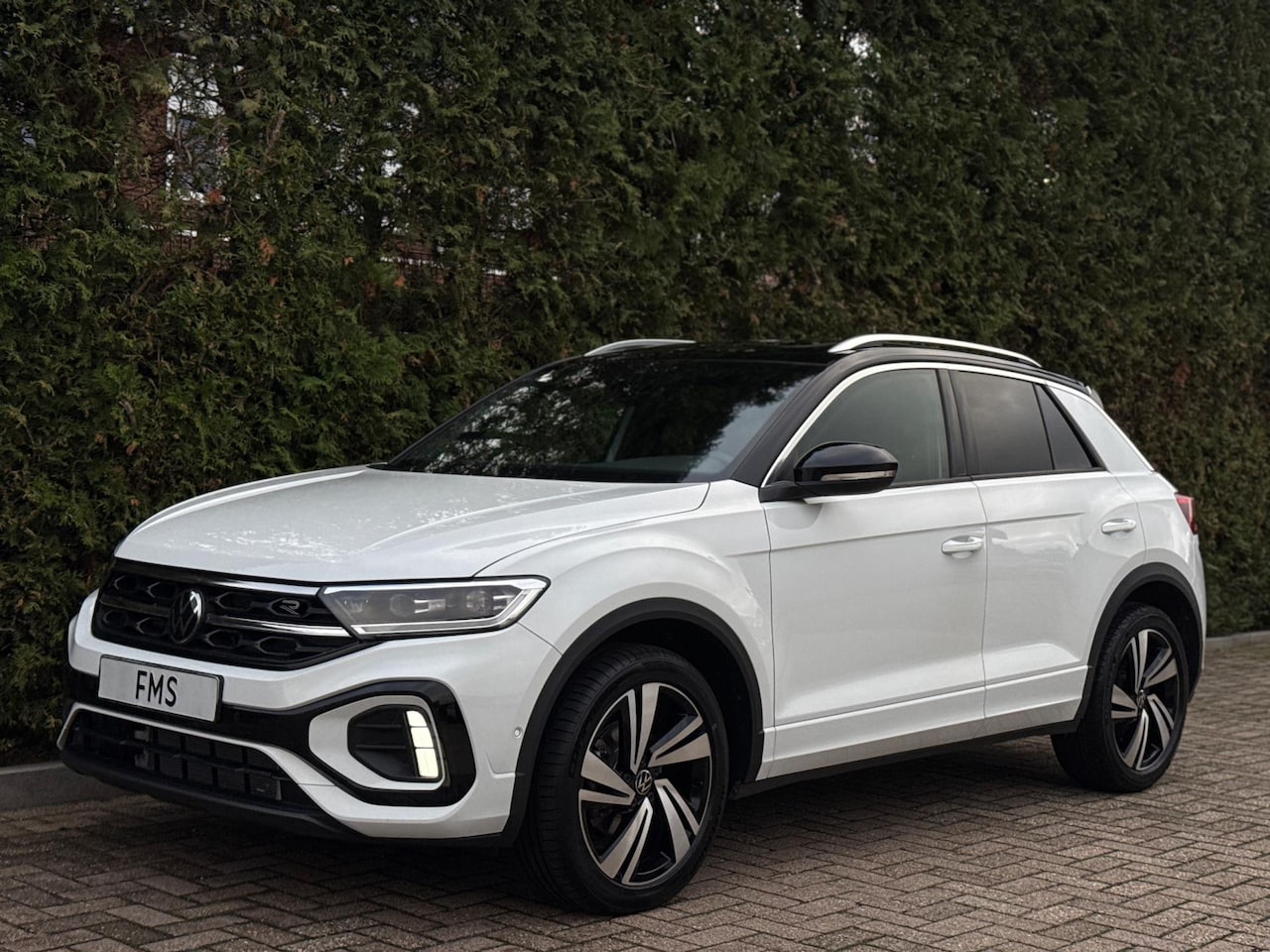 Volkswagen T-Roc - 1.5 TSI 3x R-Line Panorama CarPlay - AutoWereld.nl