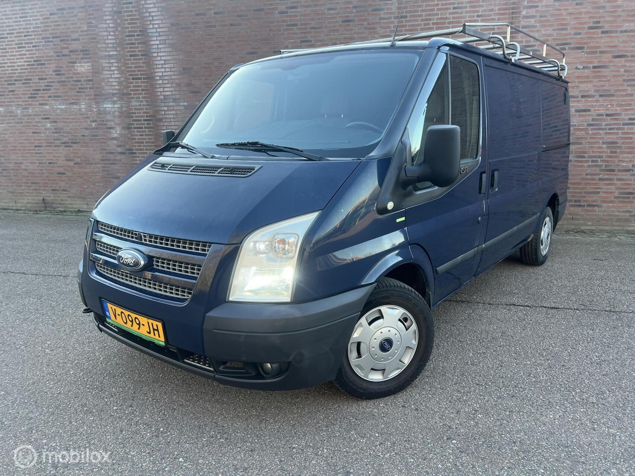 Ford Transit - 300L 2.2 TDCI Ambiente SHD | Airco | Cruise - AutoWereld.nl