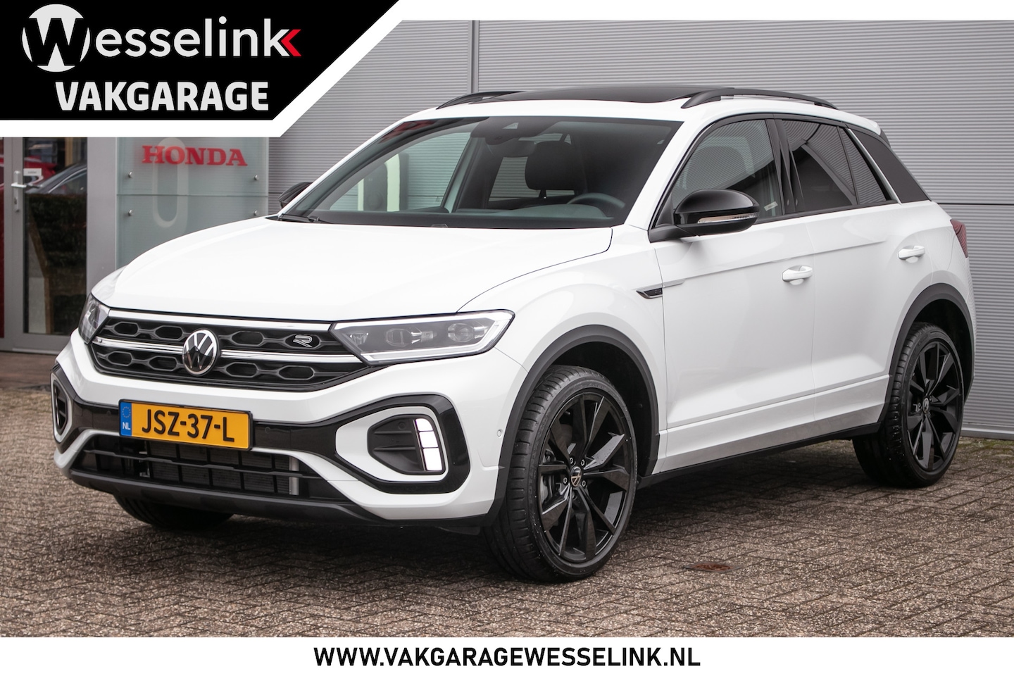 Volkswagen T-Roc - 1.5 TSI R-Line Edition | Adapt cruise | Panorama dak | 19" Lmv - AutoWereld.nl