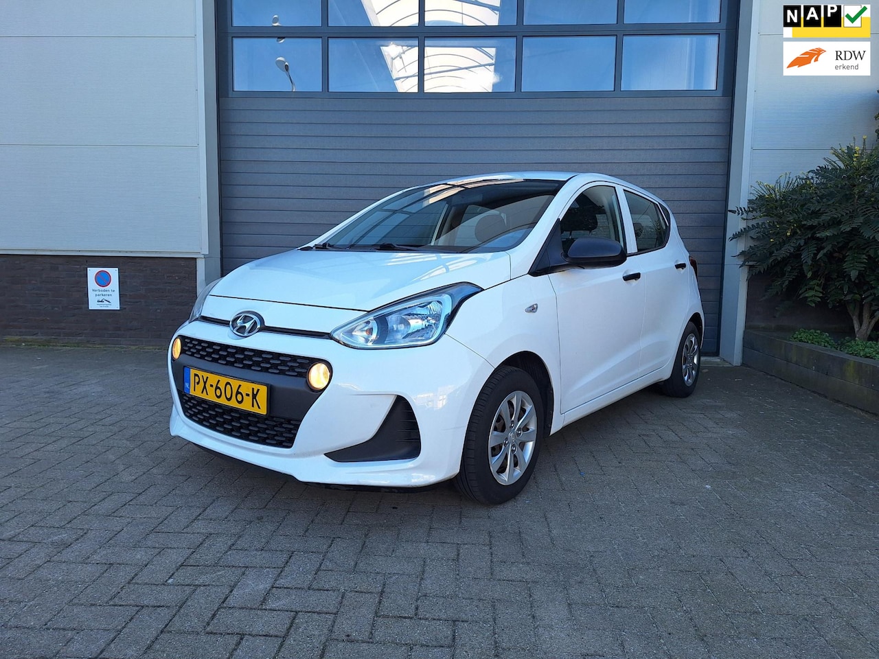 Hyundai i10 - | 1.0i i-Motion | Lage km stand | Airco | Media | 2e eigenaar | - AutoWereld.nl