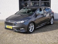 Ford Focus - 1.0 Titanium ST Line Ecc Keyless Stuur en Stoel verwarming