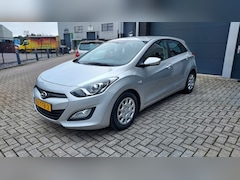 Hyundai i30 - 1.6i 16V met Nieuwe APK / Grote Beurt / Nieuwe Koppeling