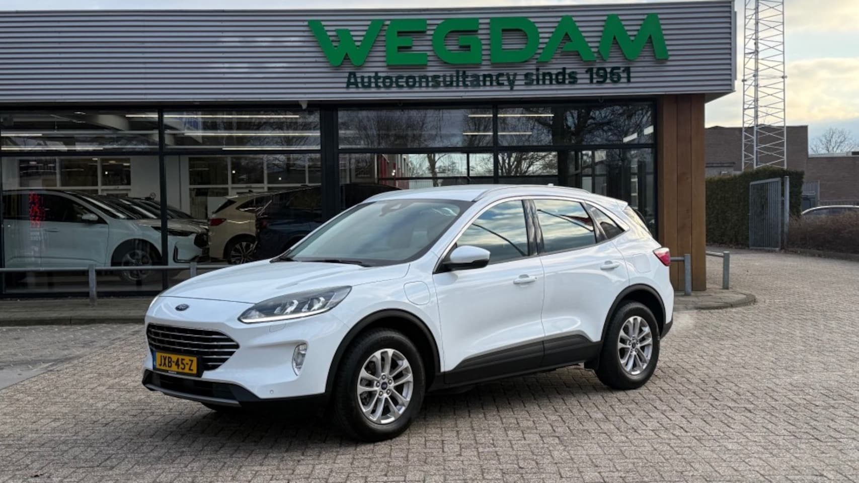 Ford Kuga - 2.5 PHEV TITANIUM / Trekhaak + Winter pack - AutoWereld.nl