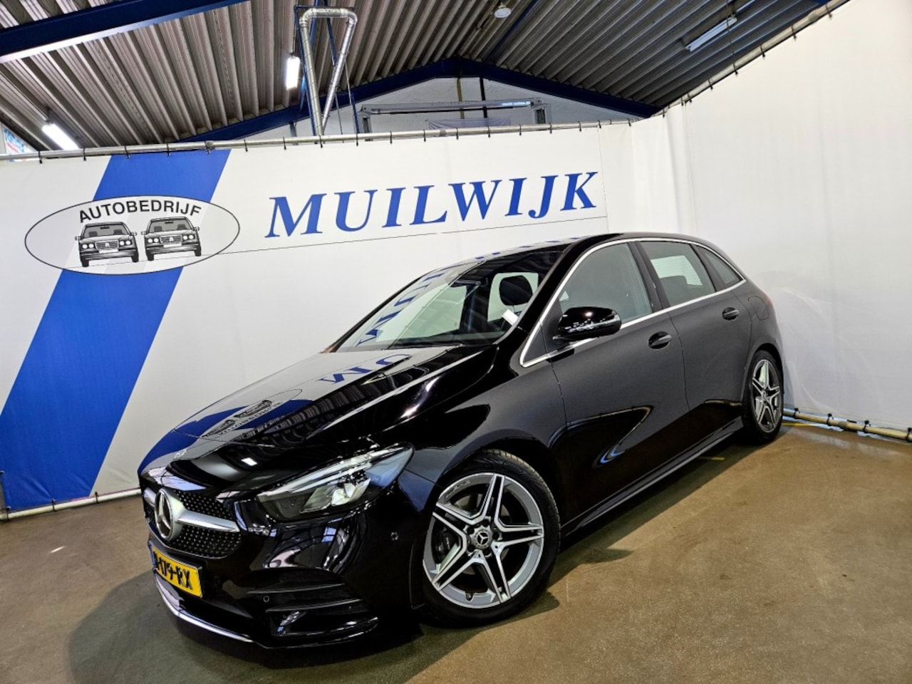 Mercedes-Benz B-klasse - 180 Business Solution AMG / Widescreen / NL Auto - AutoWereld.nl