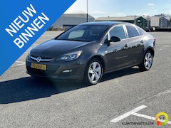 Opel Astra - 1.4 Turbo Cosmo Clima, Cruise, PDC