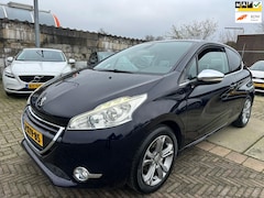 Peugeot 208 - 1.2 VTi Allure CLIM/ NAVI/ NWE RIEM/ EERSTE EIGENAAR