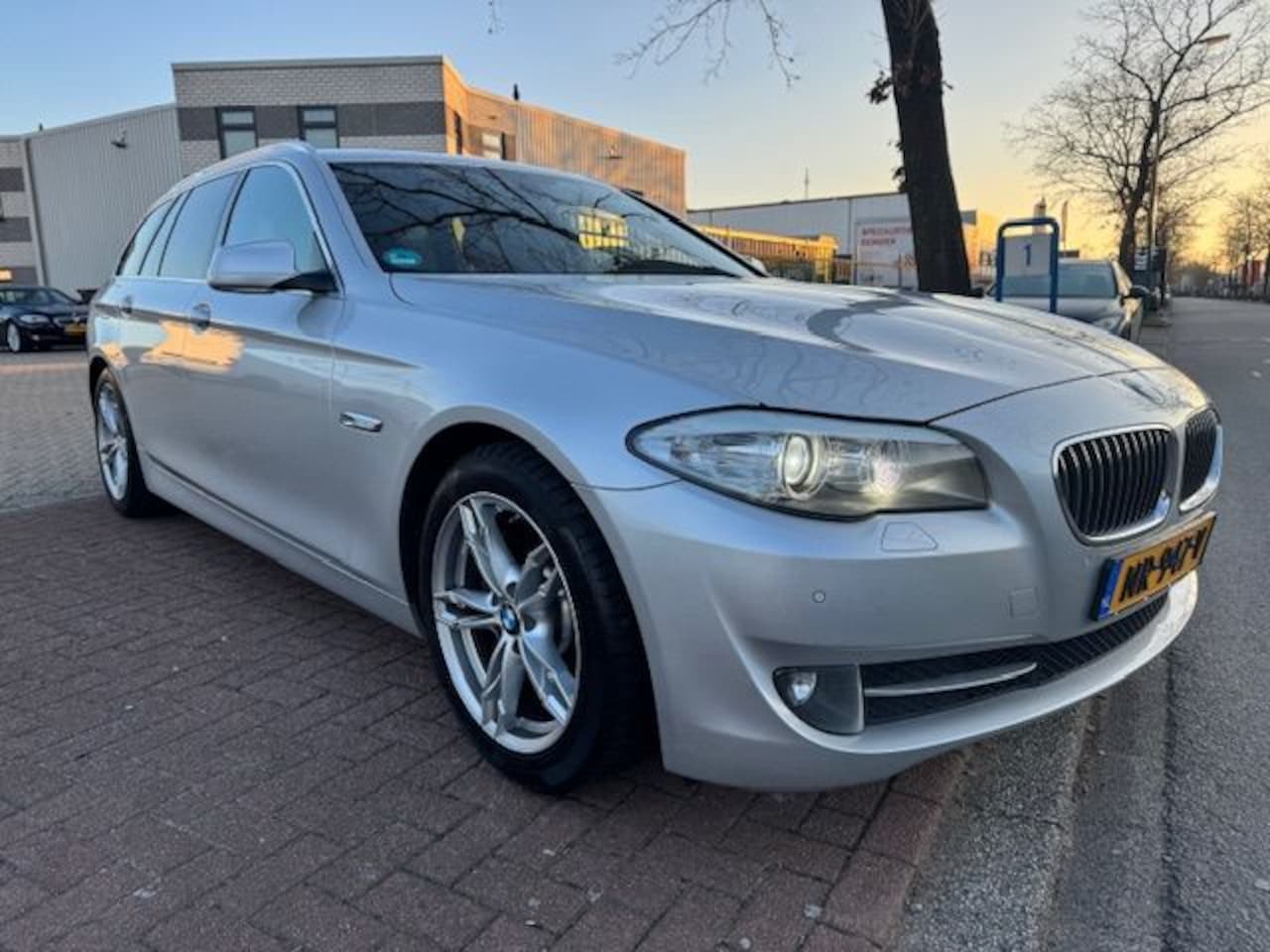 BMW 5-serie Touring - 530d High Executive Automaat Airco/ECC,Navigatie,Leder Zeer Nette Auto - AutoWereld.nl