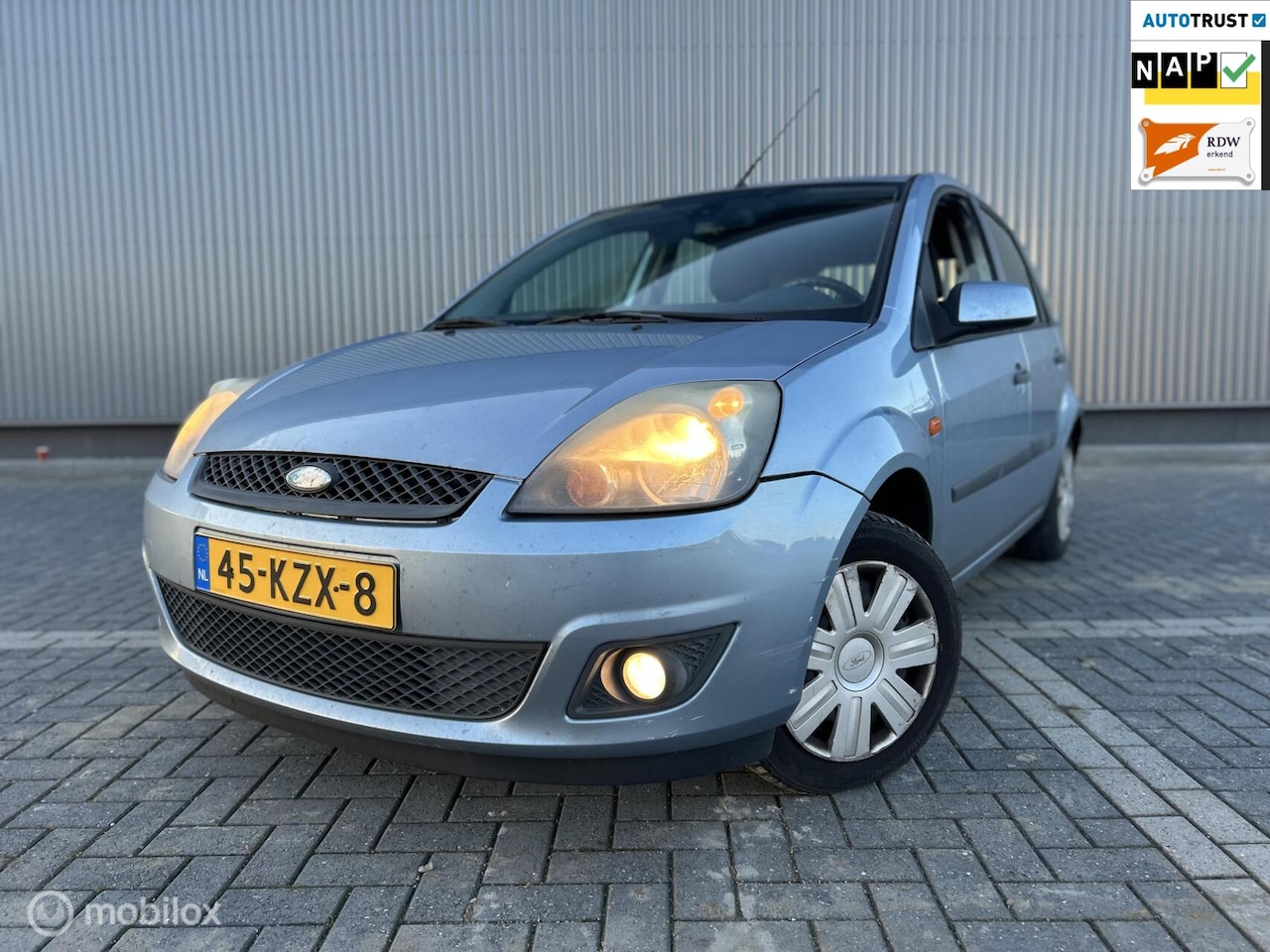 Ford Fiesta - 1.4-16V Ambiente|APK|AIRCO| - AutoWereld.nl