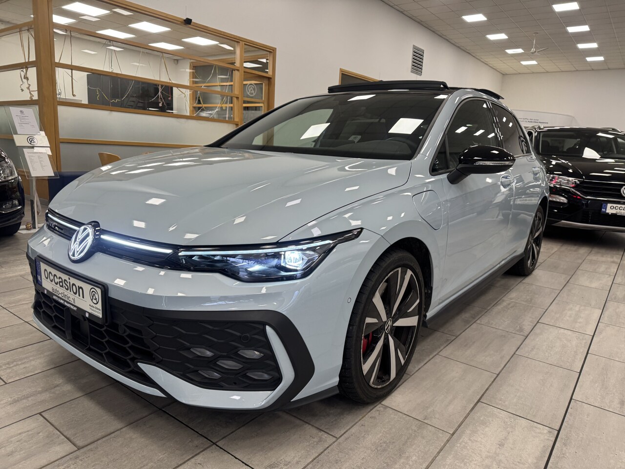 Volkswagen Golf - 1.5 eHybrid GTE / NIEUWSTAAT / BTW / PANO / Tijdens carnaval zijn wij geopend op afspraak - AutoWereld.nl