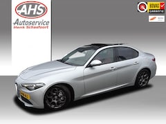 Alfa Romeo Giulia - 2.0T Super, panoramadak, rood leder