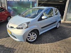 Toyota Aygo - 1.0-12V + | AUTOMAAT | 2E EIGENAAR | 12MND GARANTIE | ELEC PAKKET | LMV |