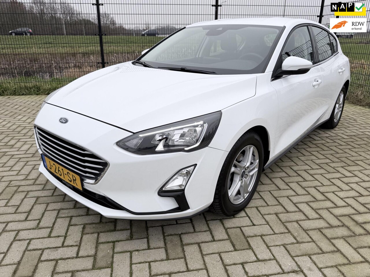 Ford Focus - 1.0 EcoBoost Hybrid Edition Business | CarPlay | Camera | NAVI - AutoWereld.nl