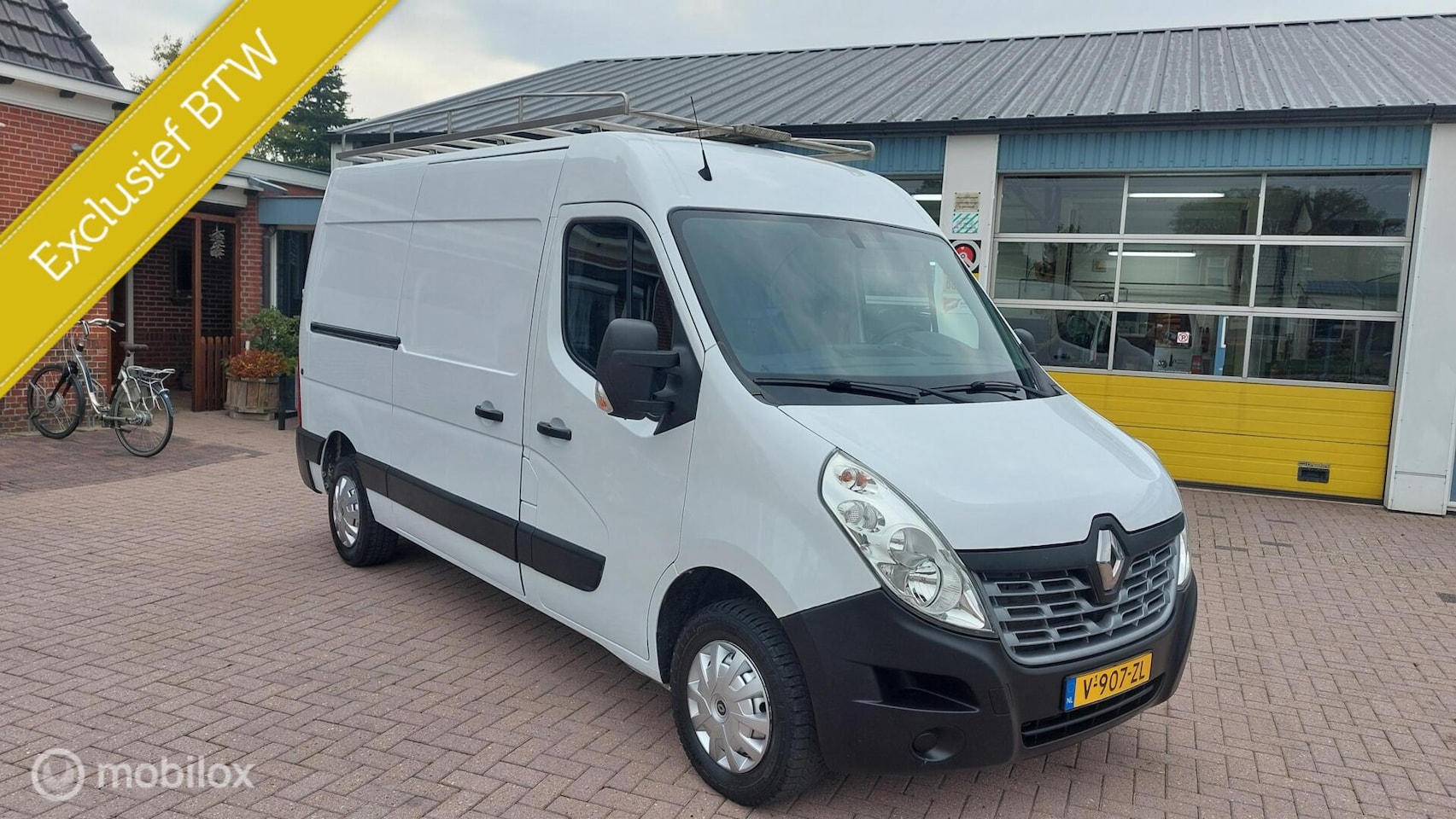 Renault Master - bestel T35 2.3 dCi L2H2 3 Zits bank en imperiaal !! - AutoWereld.nl