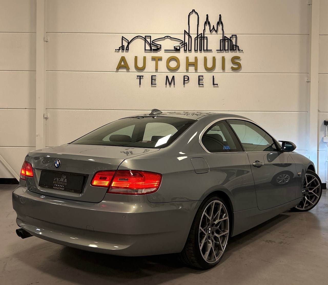 BMW 3-serie Coupé - 325i Executive Nap Airco Leder Led Pdc Carbon Cruise Climate 19Inch - AutoWereld.nl