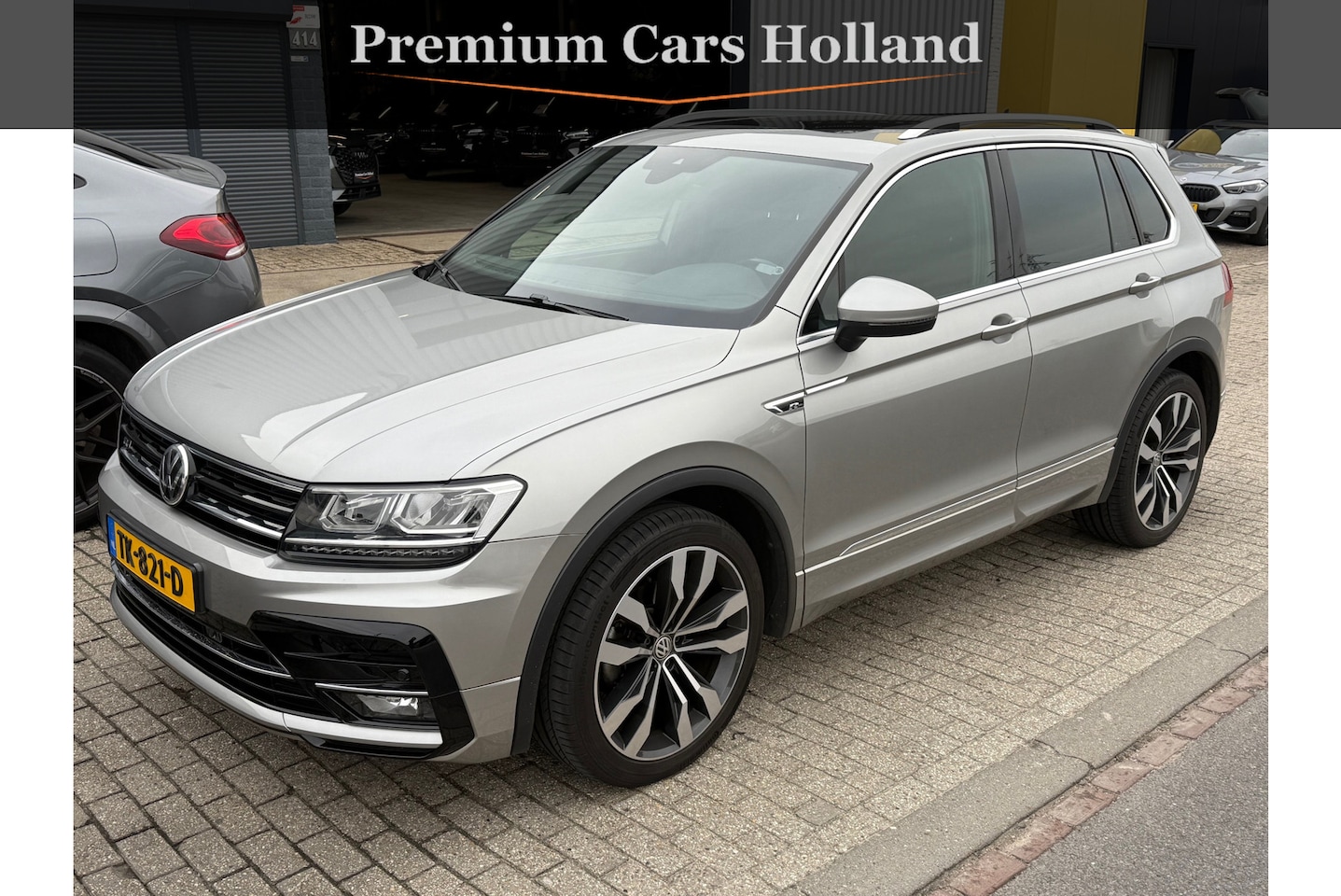 Volkswagen Tiguan - 1.4 TSI 4-Motion 150 Pk R-Line Pano Navi DCC Full Led 20 Inch Suzuka - AutoWereld.nl