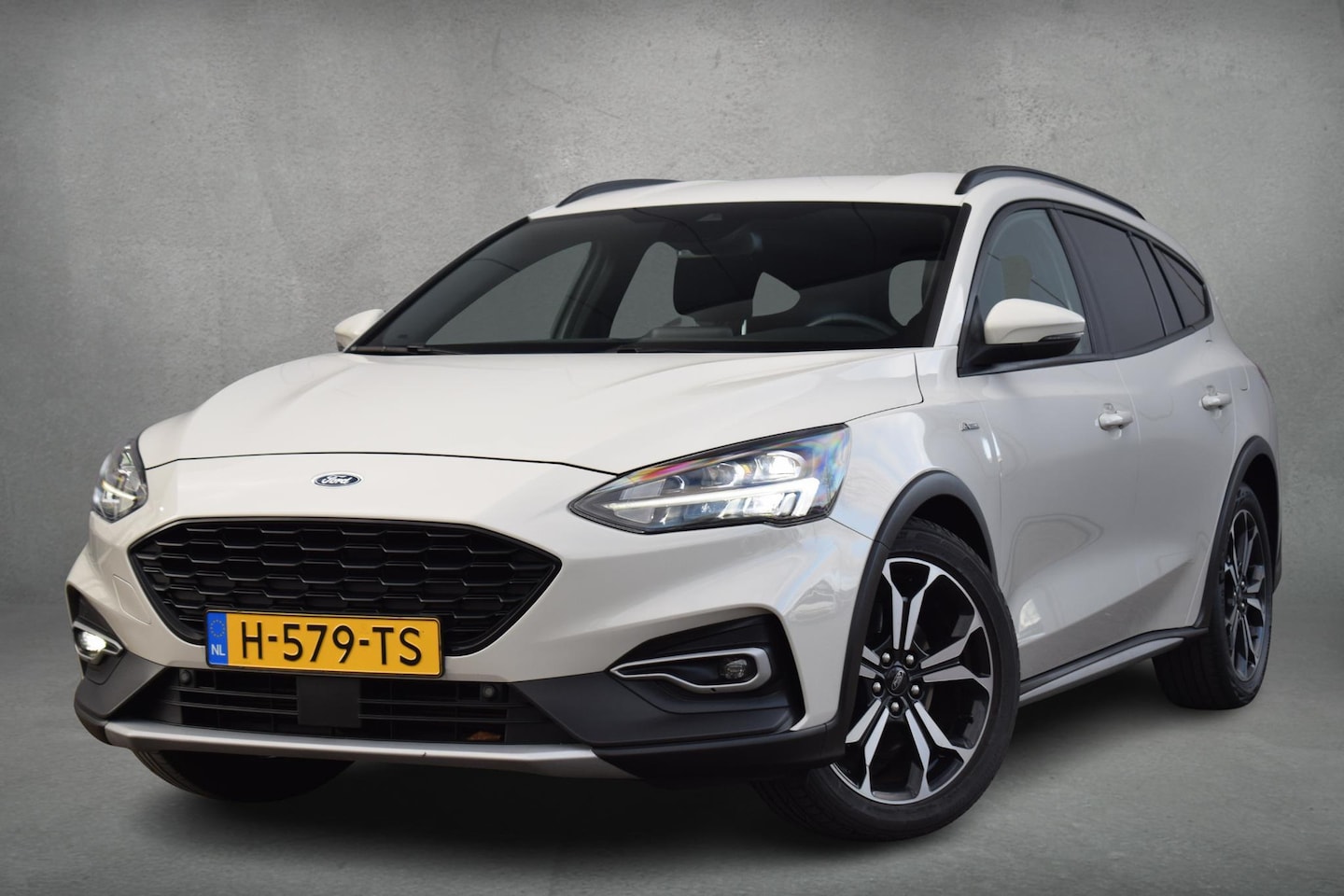 Ford Focus Wagon - 1.0 EcoBoost Active Business | Stuur- en Stoelverw. | Apple CarPlay | ACC | B&O - AutoWereld.nl