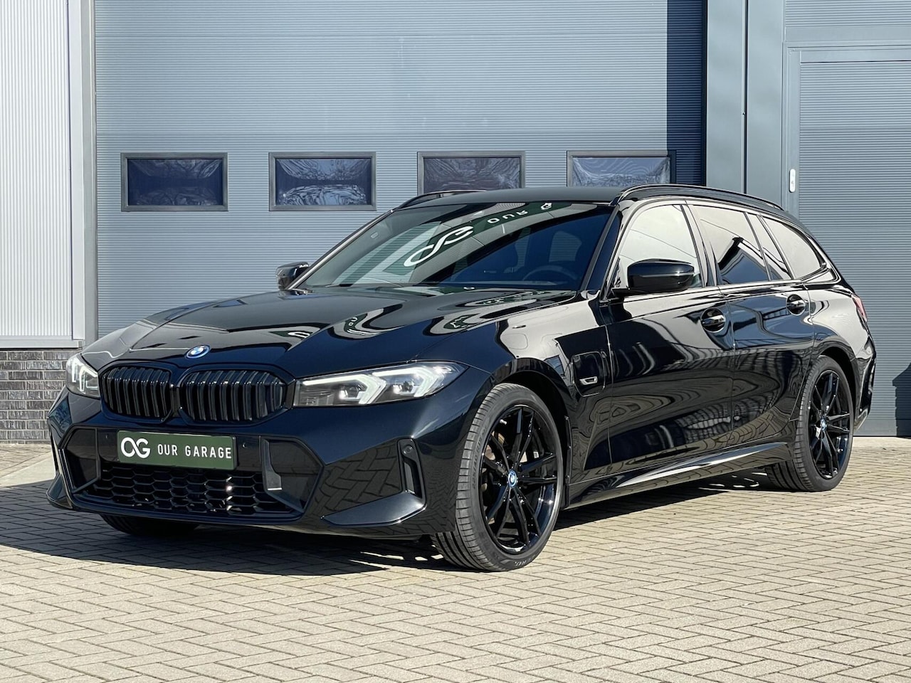 BMW 3-serie Touring - 320e M-Sport Facelift|CarPlay|Widescreen - AutoWereld.nl