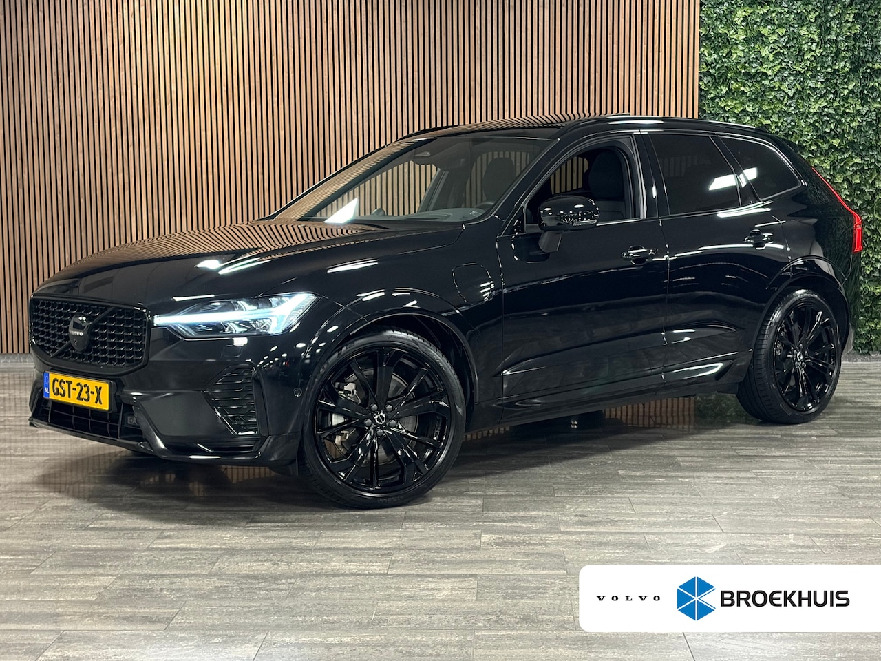 Volvo XC60 - T8 AWD Recharge Ultra Black Edition | Bowers & Wilkins | Luchtvering | Trekhaak | 360° Cam - AutoWereld.nl