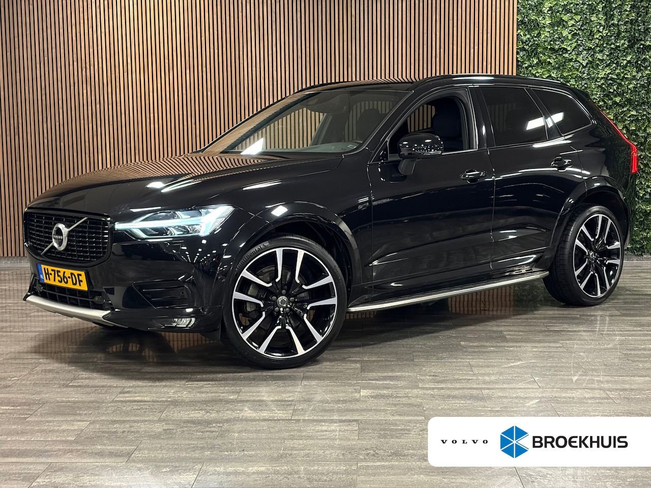 Volvo XC60 - B5 R-Design | 360° Camera | Harman Kardon | Stoelverwarming voor+achter | Stuurwielverwarm - AutoWereld.nl