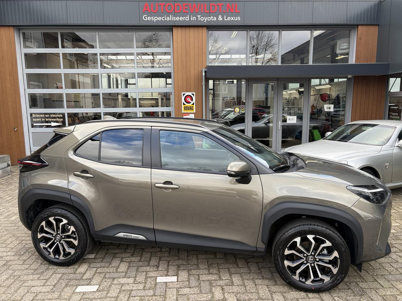 Toyota Yaris Cross - 1.5 Hybrid 115 Style A/T + FABRIEKSGARANTIE - AutoWereld.nl