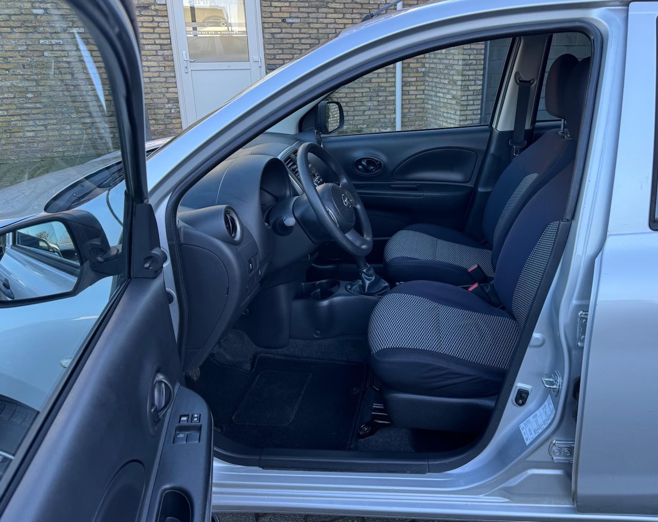 Nissan Micra - 1.2 Visia Pack Bj 2015 met slechts 43625 km - AutoWereld.nl