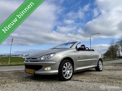 Peugeot 206 CC - 2.0-16V Roland Garros, BJ 2004, Leer, Airco