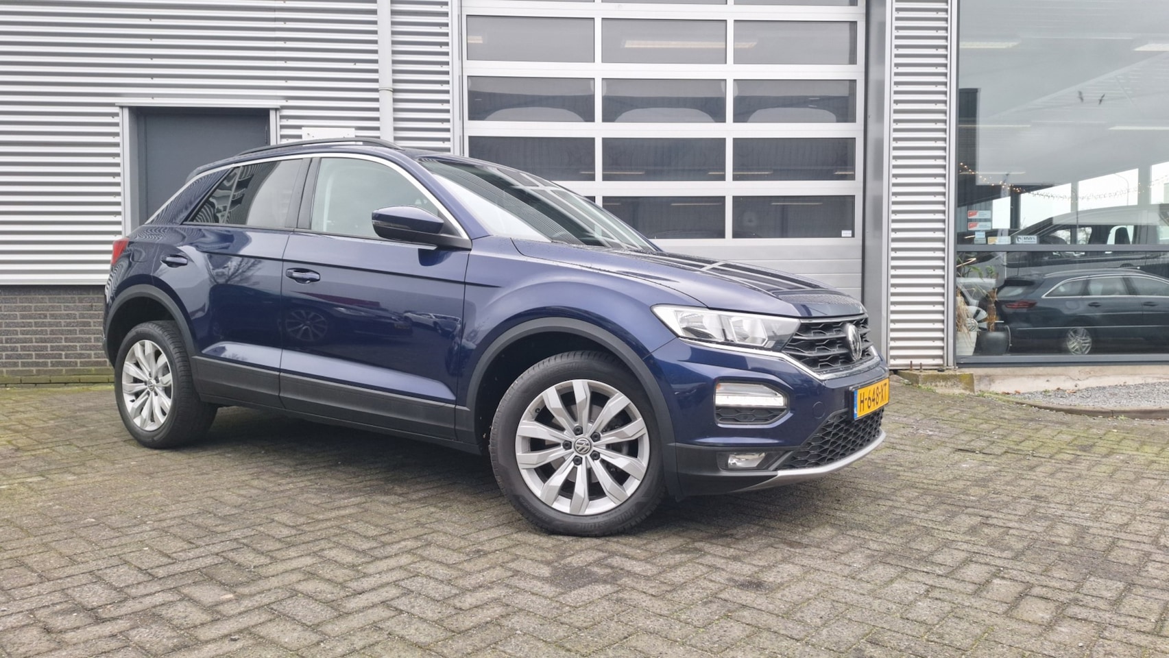 Volkswagen T-Roc - 1.5 TSI Sport Automaat*Nav*Pdc*Cruise*Trekhaak*Enz - AutoWereld.nl