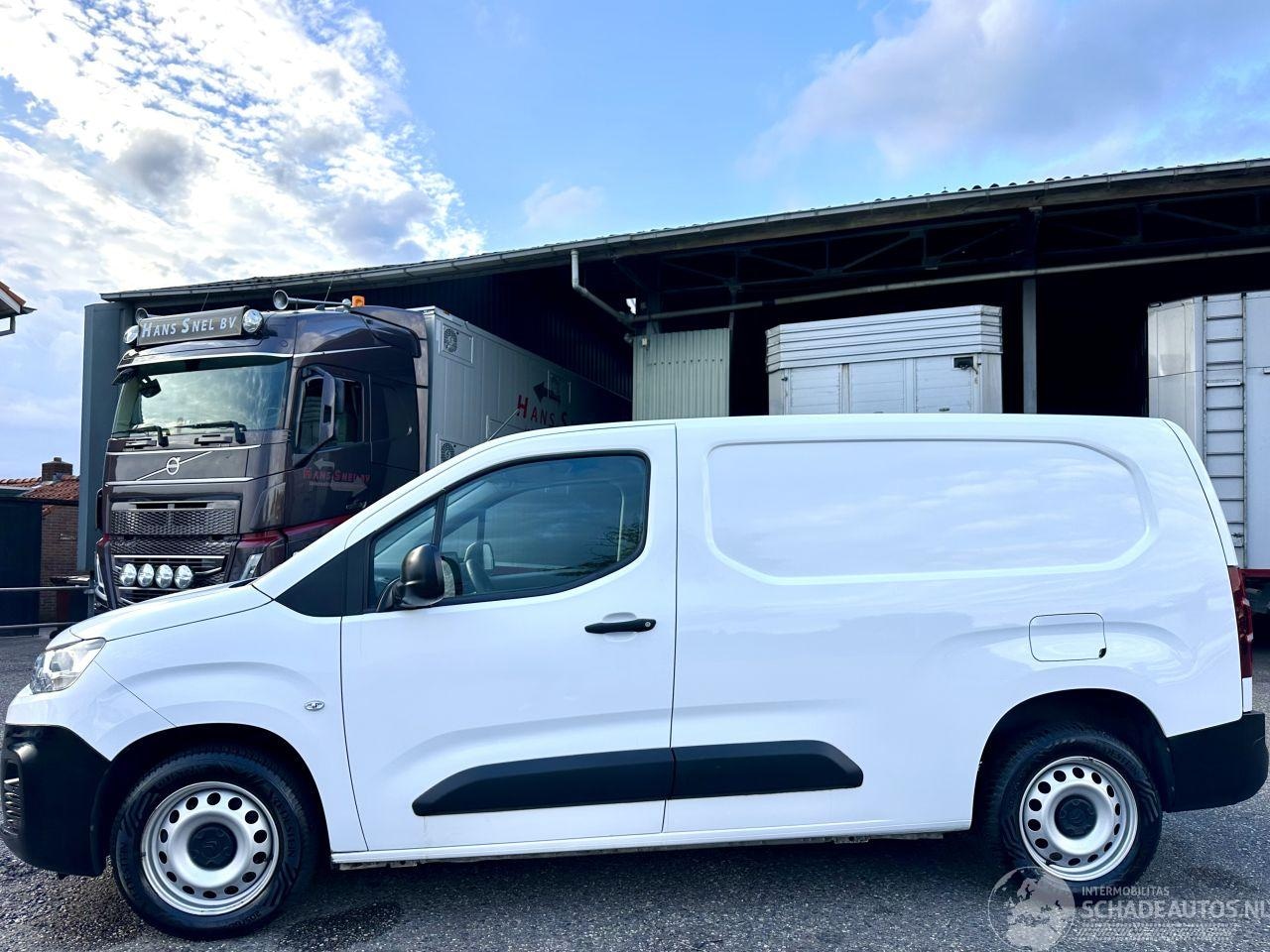 Citroën Berlingo XL - 1.5 BlueHDI 99pk Club extra lang - 82dkm nap - navi - airco - cruise - apple carplay - 1e - AutoWereld.nl