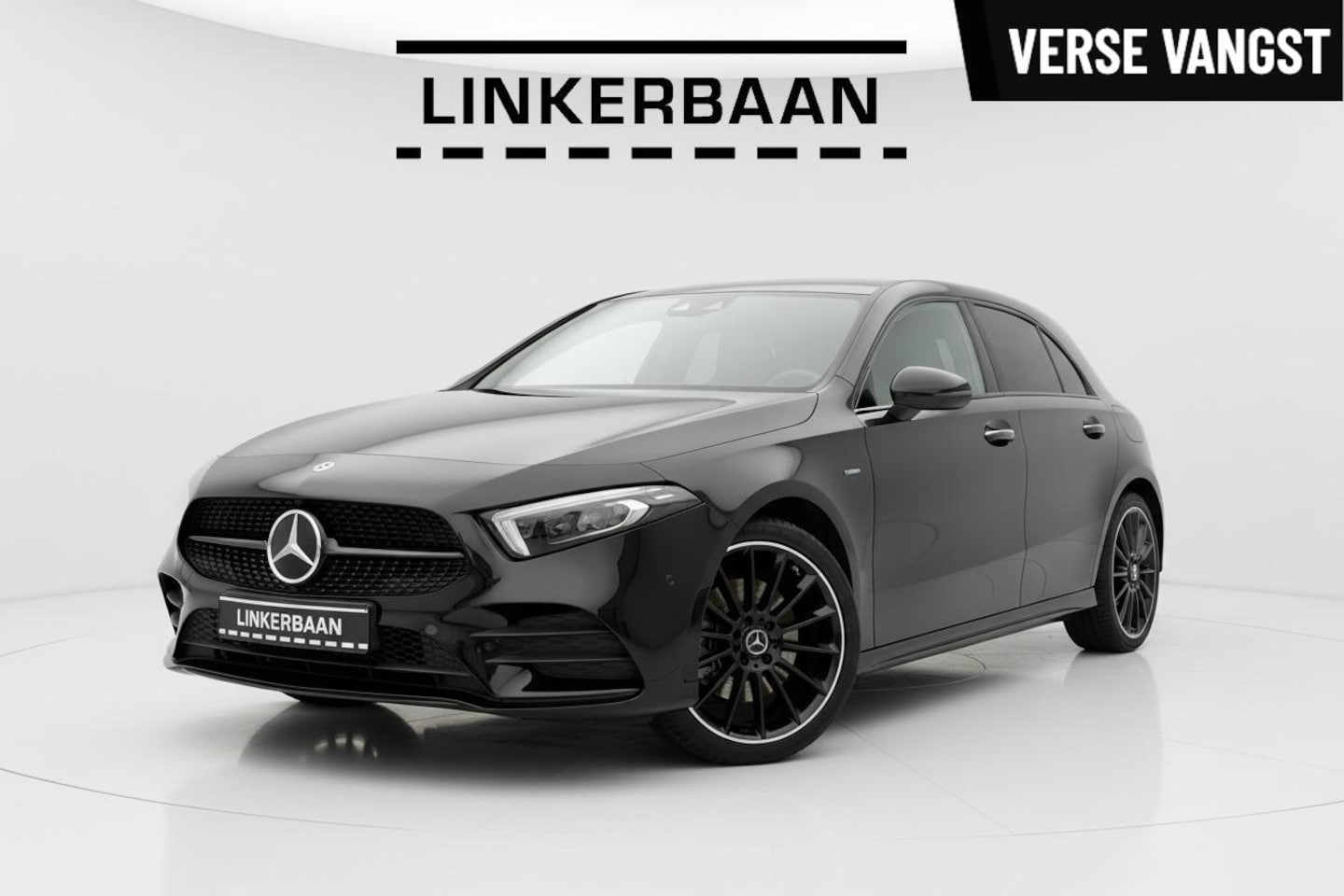 Mercedes-Benz A-klasse - 250 e | AMG | Panodak | Burmester | Night | Sfeer | MBUX | 19 inch | - AutoWereld.nl