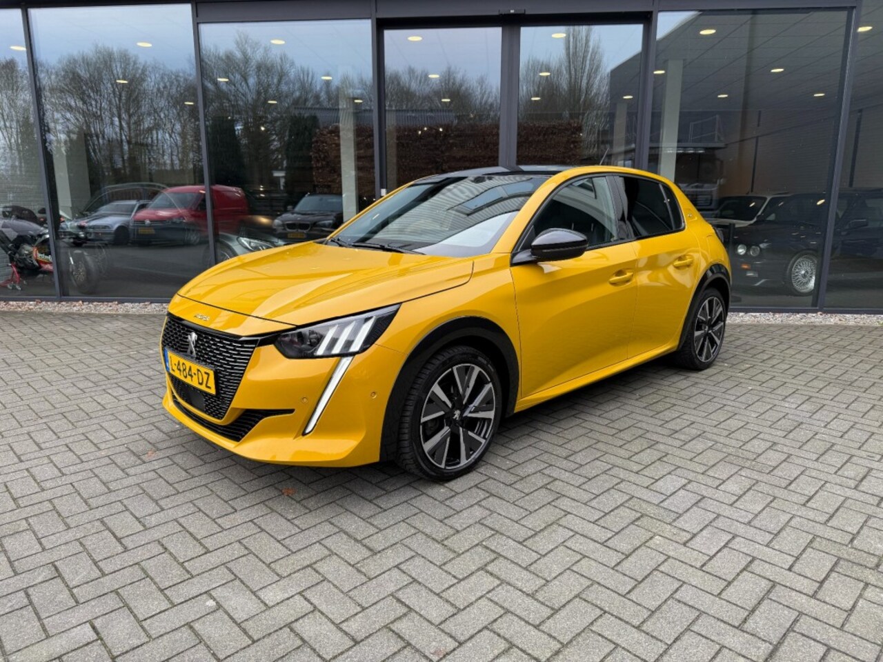 Peugeot 208 - 1.2 100PK GT-Line,LED,NaviGr.,Carplay,3D,Camera,Clima,Cruise, - AutoWereld.nl