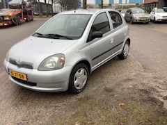 Toyota Yaris - 1.3-16V VVT-I SOL SP AIRCO