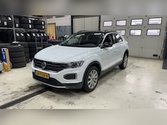Volkswagen T-Roc - 1.5 TSI Sport Automaat - Trekhaak - ACC - CarPlay - LED - Stoelverw