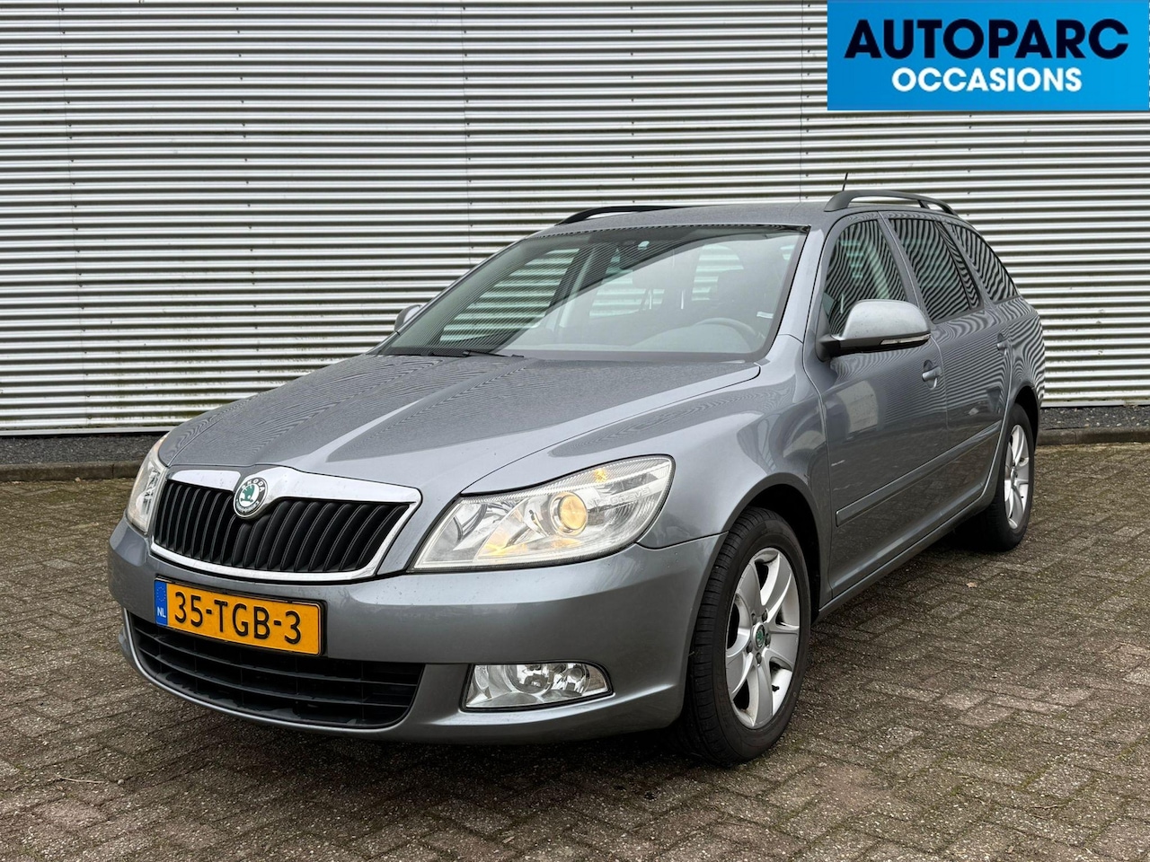 Skoda Octavia Combi - 1.2 TSI Ambition Business Line 1.2 TSI Ambition Business Line , AUTOMAAT, CRUISE CONTROLE, NAVI, AIRCO, TREKHAAK, VOLLEDI - AutoWereld.nl
