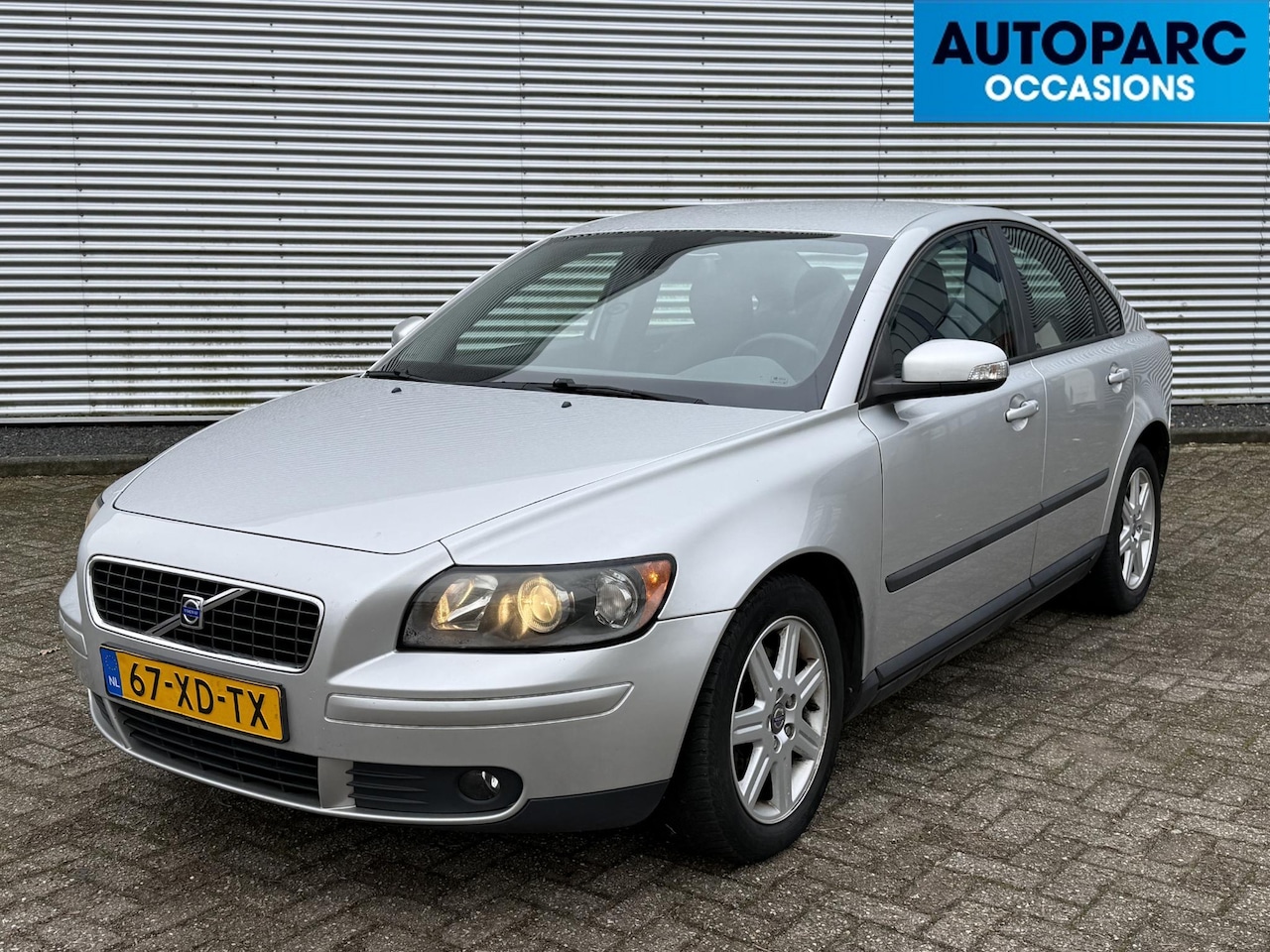 Volvo S40 - 2.4 Edition I 2.4 Edition I , AUTOMAAT, AIRCO, CRUISE CONTROLE, TREKHAAK, DISTRIBUTIE KAN NOG 50.000 MEE - AutoWereld.nl