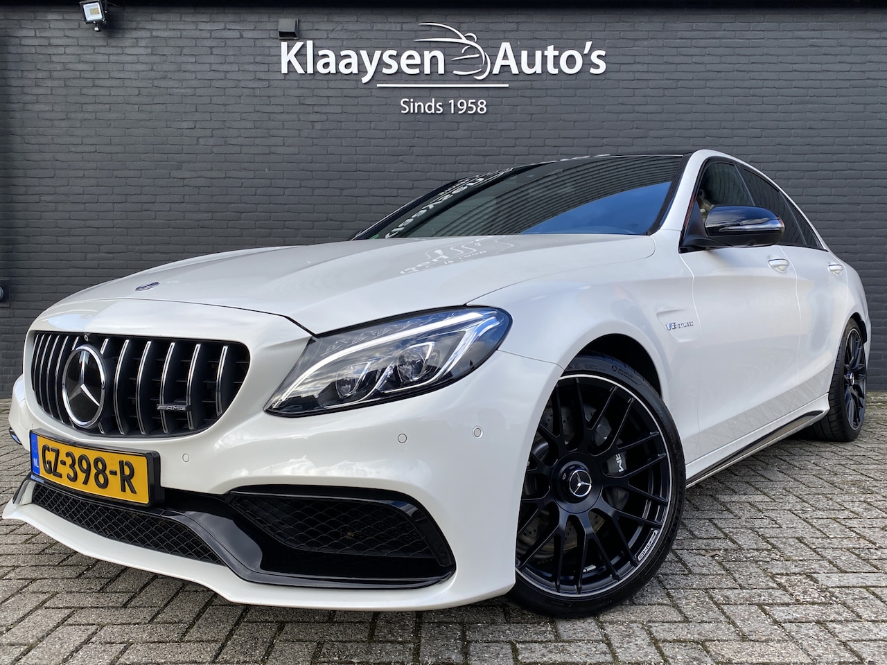 Mercedes-Benz C-klasse - C63 AMG V8 476 pk AUT. | NL auto | panoramadak | leder interieur | apple carplay | head up - AutoWereld.nl