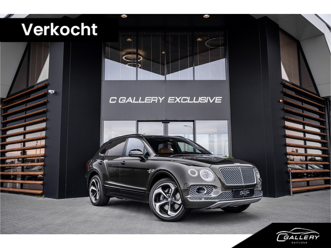 Bentley Bentayga - 6.0 W12 First Edition - Panorama | NAIM | Massage | Stoelkoeling | Elek. Trekhaak - AutoWereld.nl