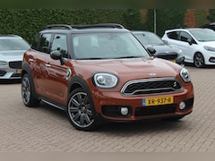 MINI Countryman - 2.0 Cooper S E ALL4 Chili / Panoramadak / Camera / Head-up / Leder / Keyless / 19'' / Navi