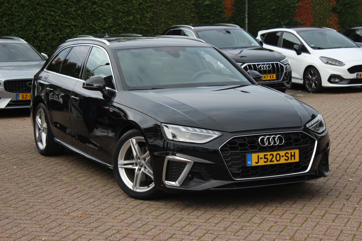 Audi A4 Avant - 35 TFSI Launch edition Sport / Leder / Virtual Cockpit / Navigatie / Parkeerhulp V+A / 18' - AutoWereld.nl